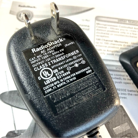 Radio Shack Indoor VHF/UHF/HDTV Antenna with RF Remote Control - Picture 4 of 6